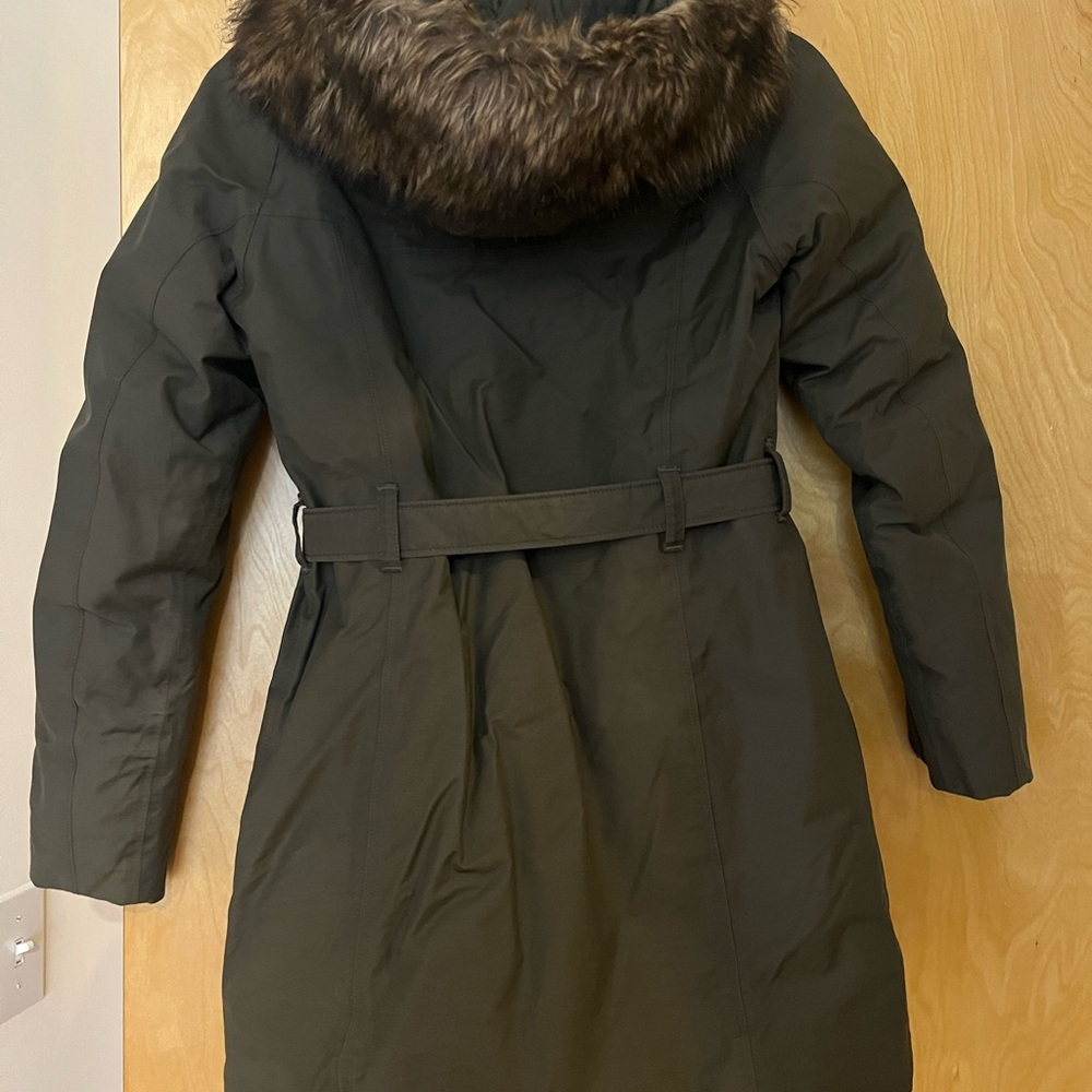 North Face Dark Green Down Jacket w Fur Trimmed Hood and optional belt